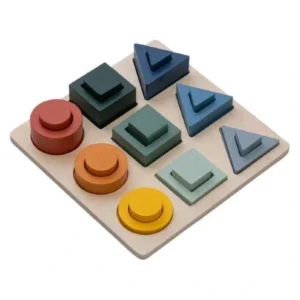 Дрвена влошка со форми – Free 2 Play 12+ месеци