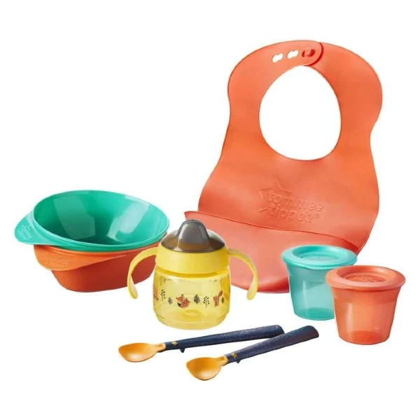 set za hranene Tommee Tippee so dve chinii dva sada dve meki Softee lazhichki i Roll n Go ligavche