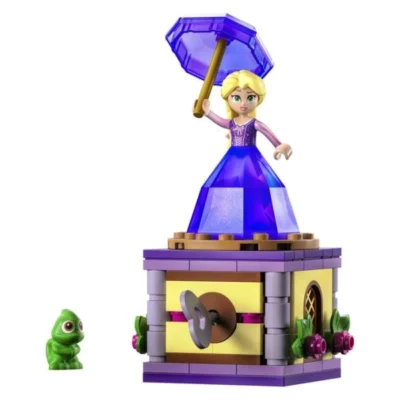 LEGO Disney Princess 43214 – Rapuncel na postolje so kluch i Paskal