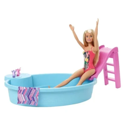 Barbie bazen so lizgalka – Set Barbie bazen so lizgalka i kukla, dve chashi i krpa