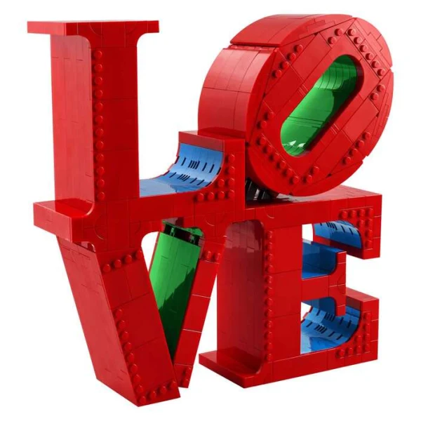 LEGO Art 31214 – sostavena skulptura LOVE vo crvena boja