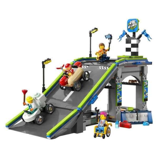 LEGO City 60460 – sostavena rampa so dva trkachki vozila