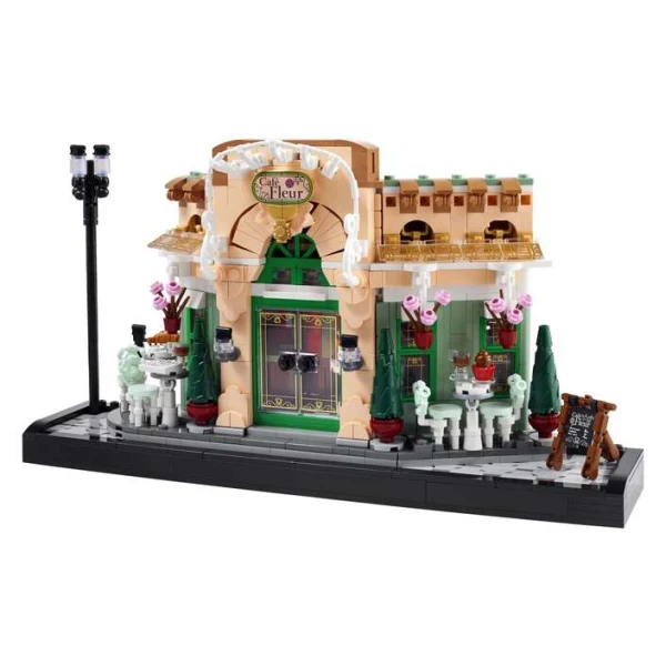 LEGO Icons 10362 – sostavena fasada na kafuleto so masi i ulichna svetilka