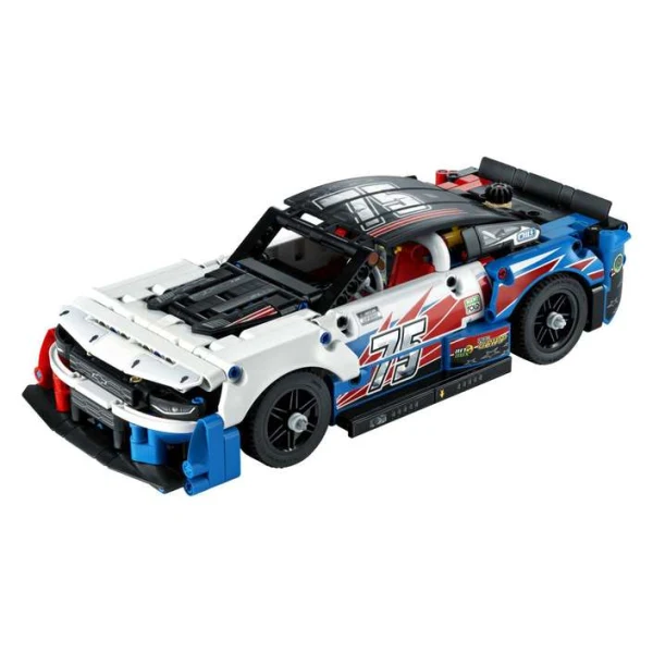 LEGO Technic 42153 – sostaven NASCAR Camaro ZL1