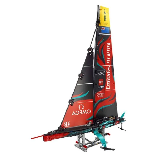 LEGO Technic 42174 – sostavena jahta so edra