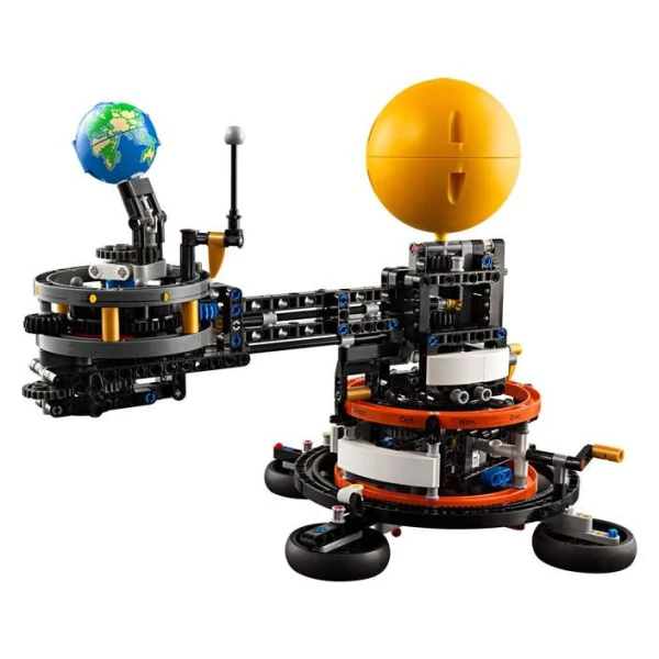 LEGO Technic 42179 – sostaven model so Zemjata, Mesechinata i Sonceto