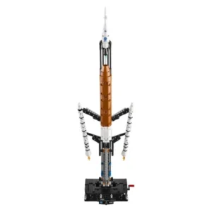 LEGO Technic 42221 – sostavena raketa na lansirna platforma
